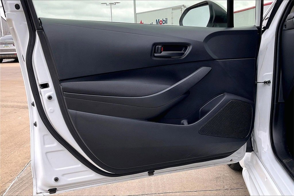 Used 2024 Toyota Corolla LE image 23