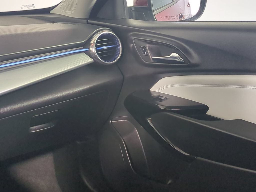 Used 2025 Chevrolet Trax LT FWD image 21