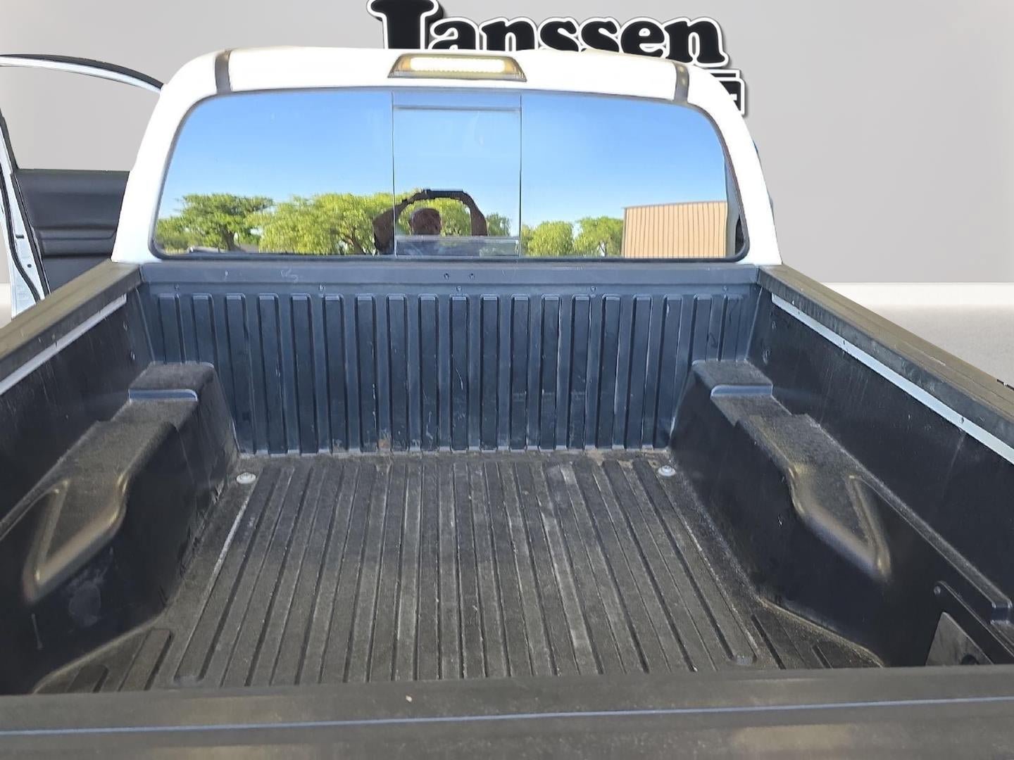 Used 2021 Toyota Tacoma SR5 w/ Trail Edition AWD/4WD image 20
