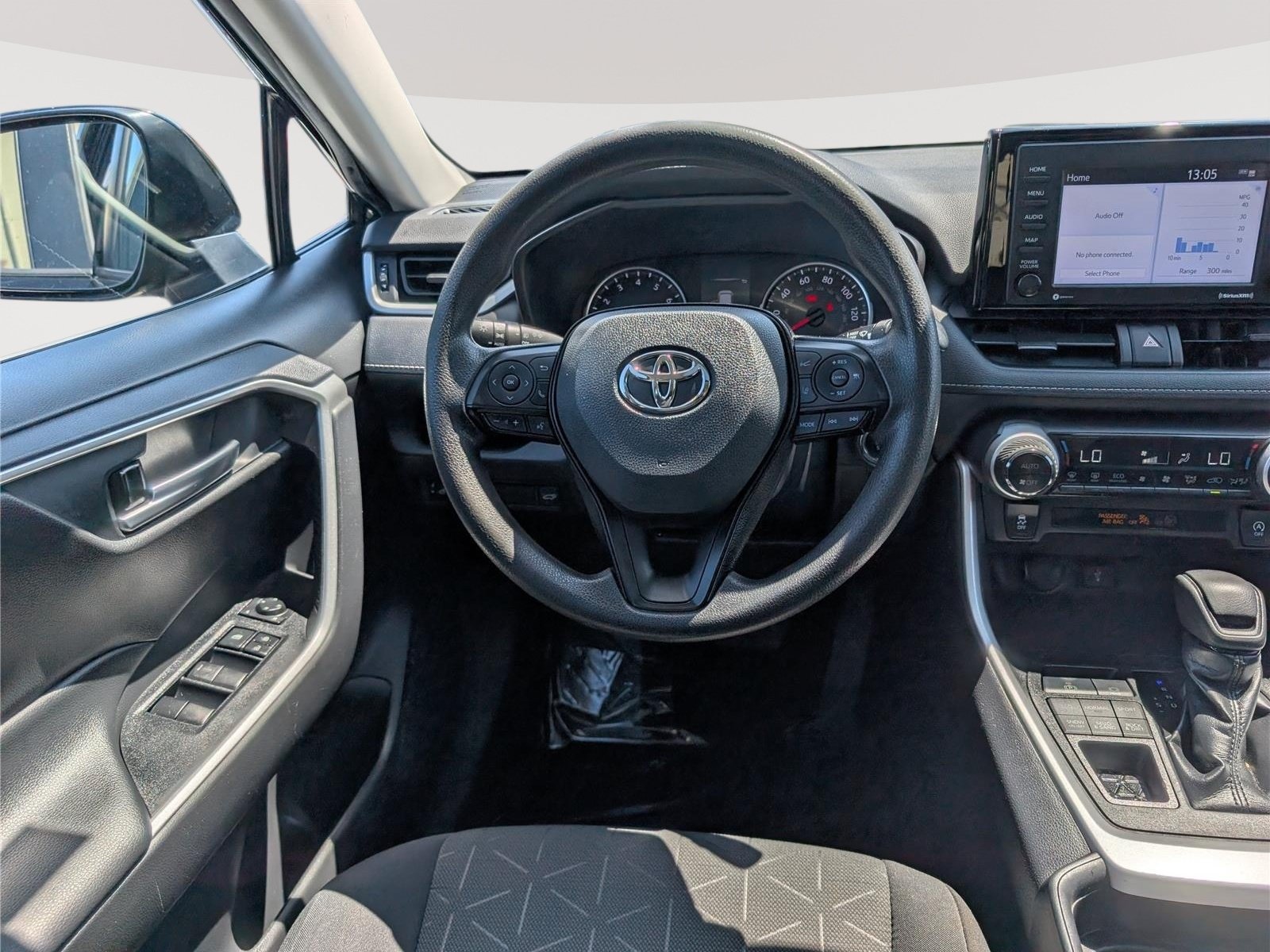 Used 2021 Toyota RAV4 XLE w/ Convenience Package AWD/4WD image 18