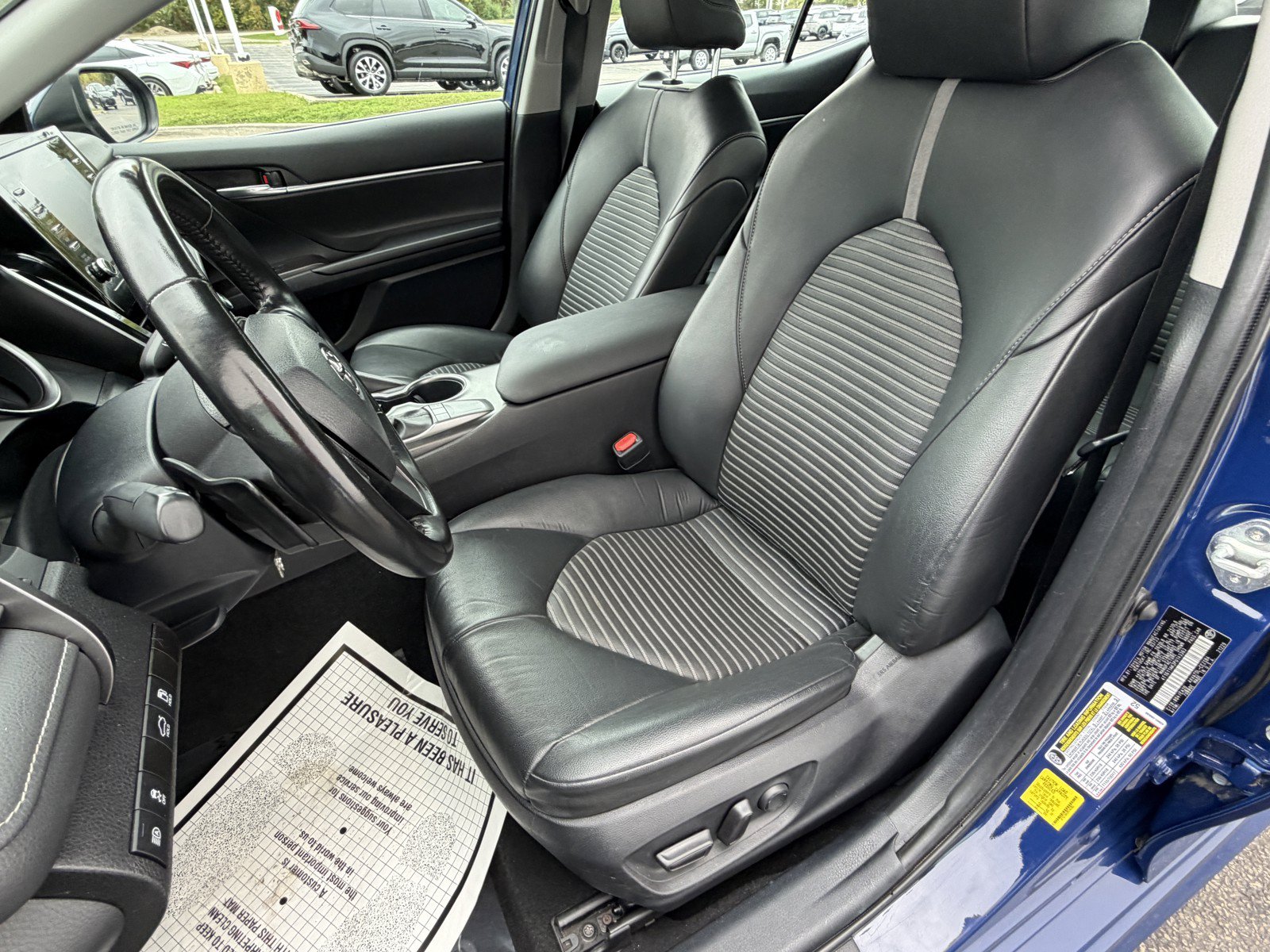 Used 2023 Toyota Camry SE FWD image 11