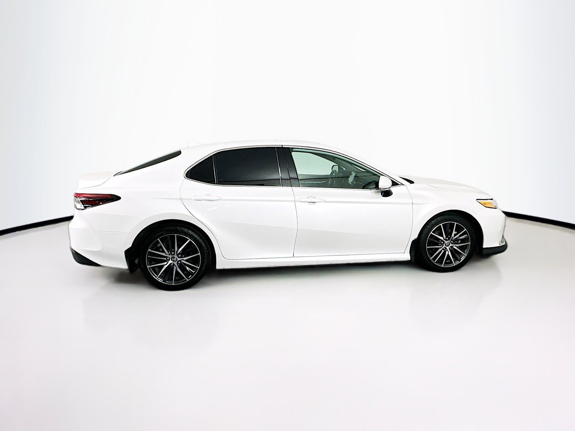 Used 2023 Toyota Camry XLE image 10