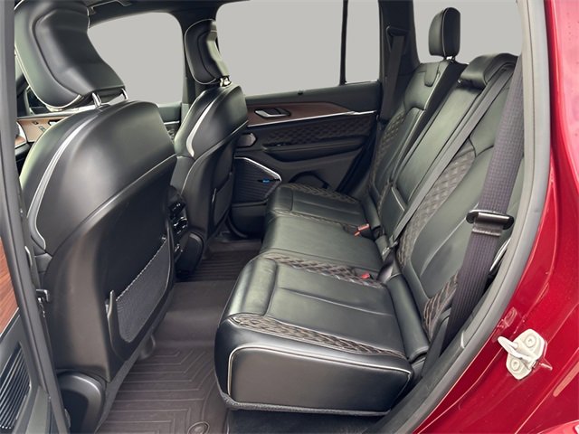 Used 2022 Jeep Grand Cherokee Summit w/ Luxury Tech Group V image 18