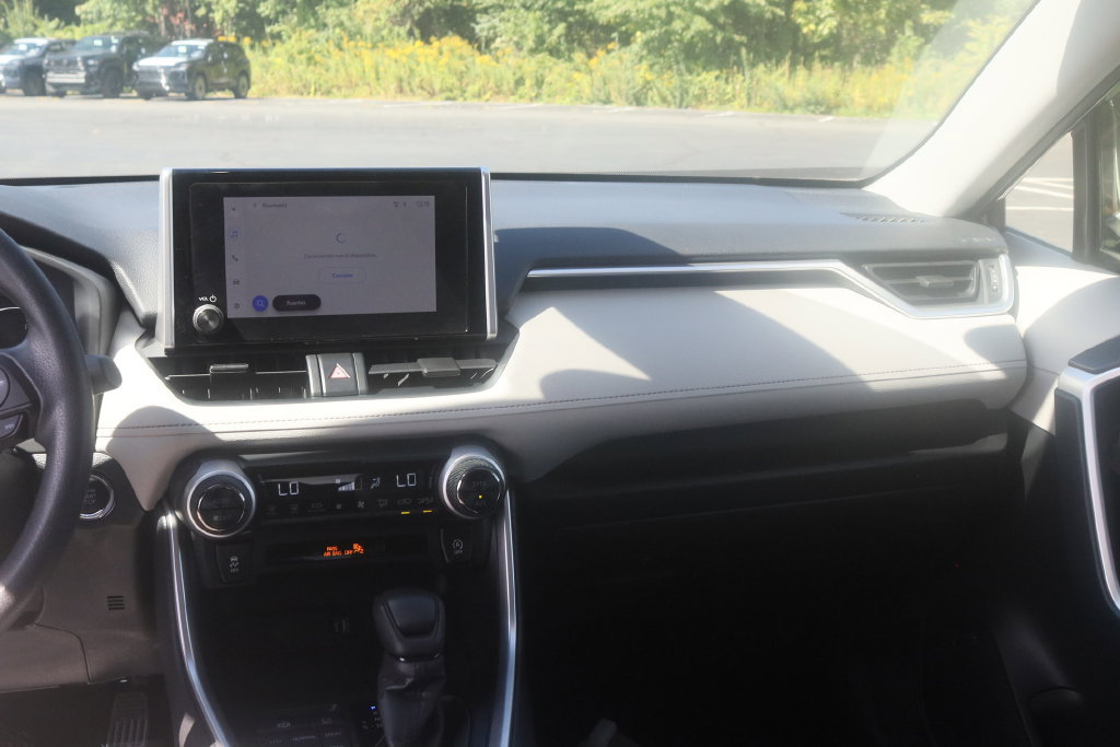 Used 2025 Toyota RAV4 XLE AWD/4WD image 16