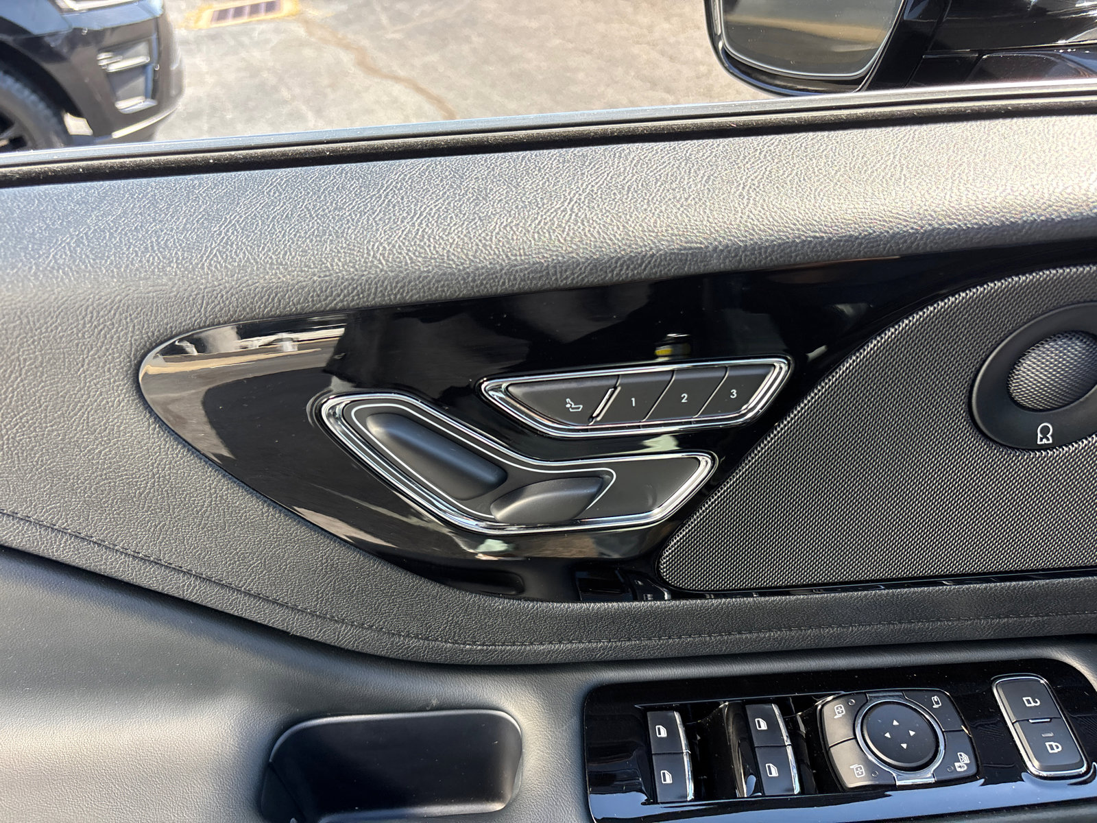 New 2025 Lincoln Aviator Reserve w/ Illumination Package image 11