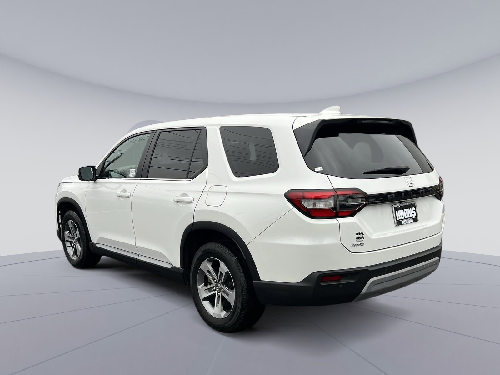 Used 2023 Honda Pilot EX-L image 4