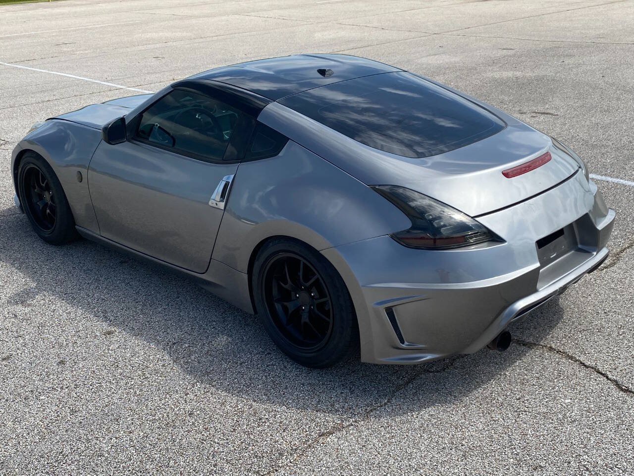 Used 2009 Nissan 370Z Touring RWD image 4