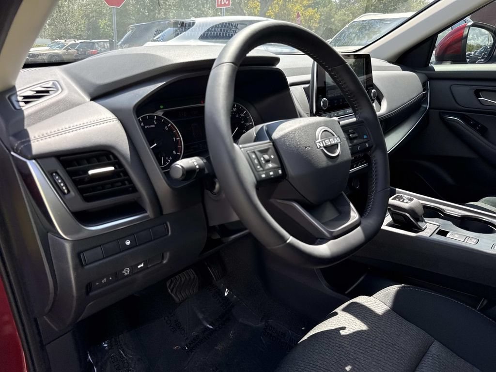 Used 2026 Nissan Rogue SV FWD image 22