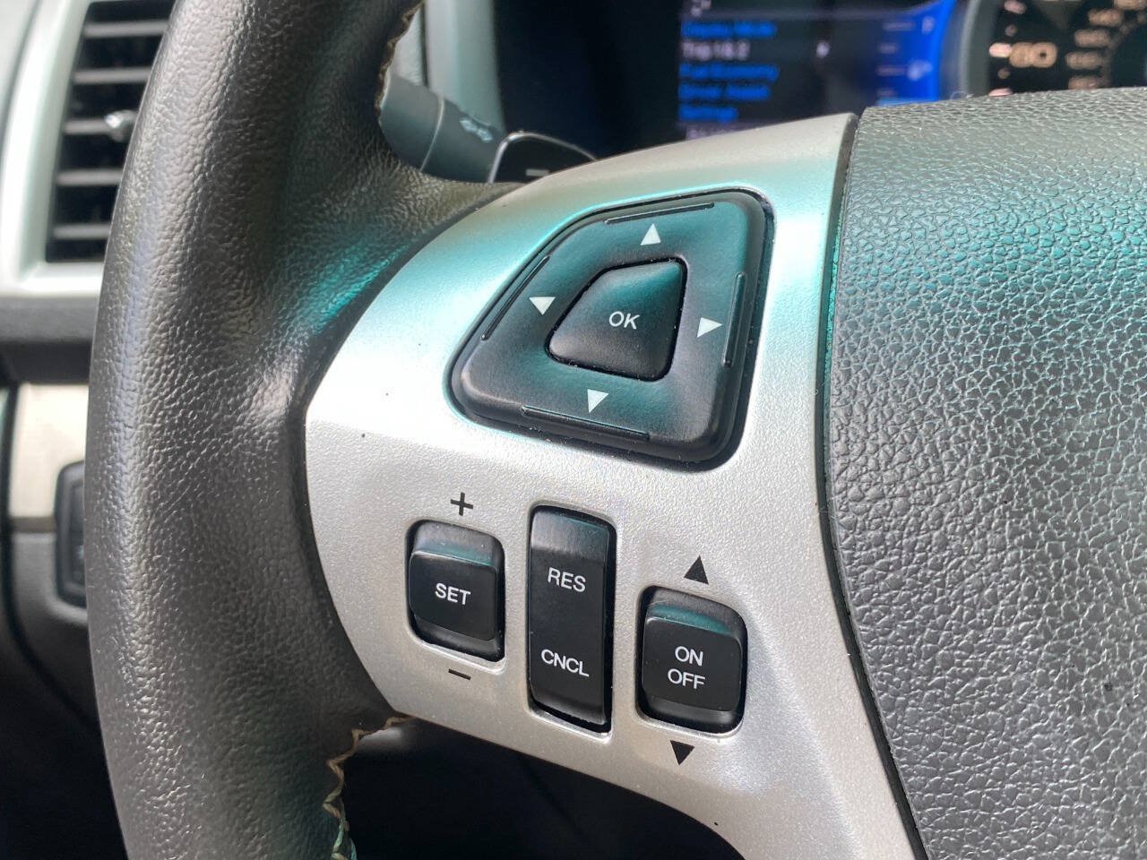 Used 2014 Ford Explorer Sport w/ Equipment Group 401A AWD/4WD image 21