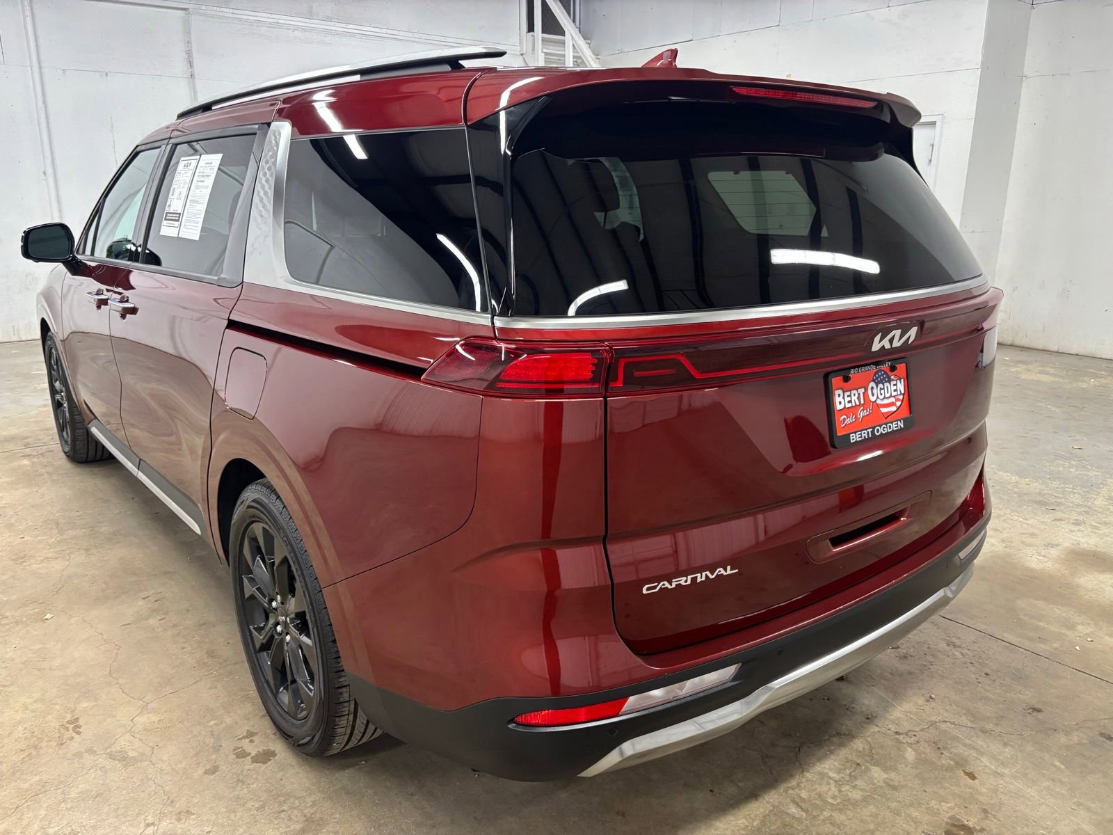 Used 2023 Kia Carnival SX Prestige FWD image 5