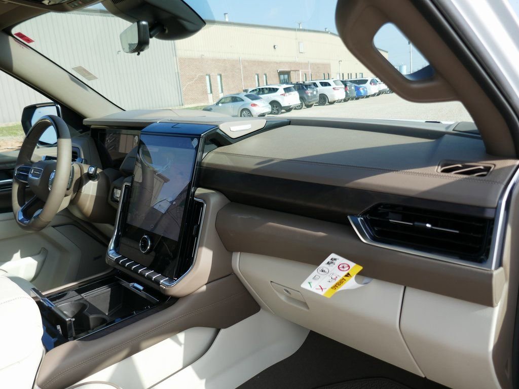 New 2026 GMC Yukon Denali w/ Denali Reserve Package image 12