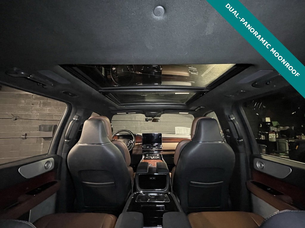 Used 2022 Lincoln Navigator Reserve image 4