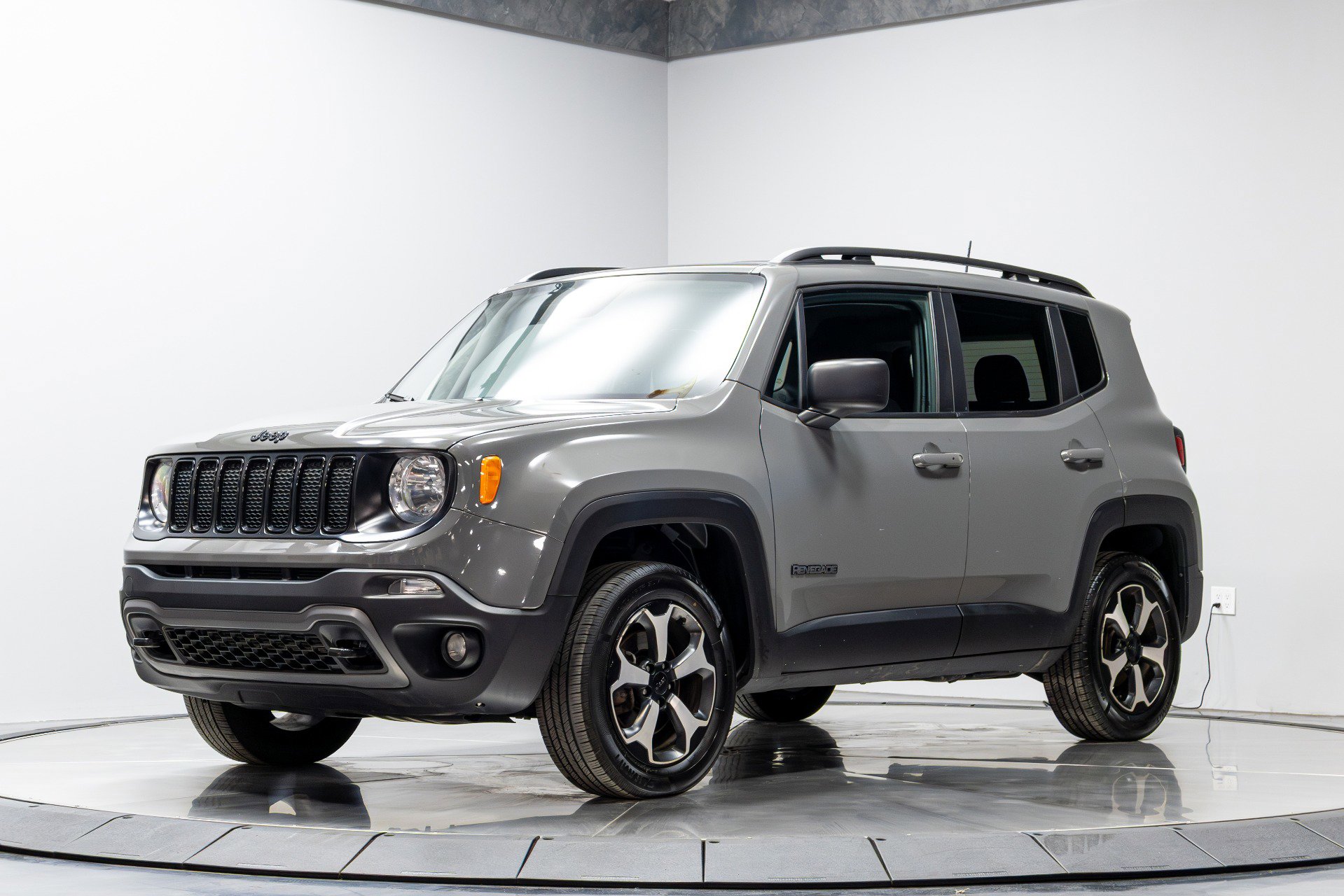 Used 2020 Jeep Renegade Sport image 2