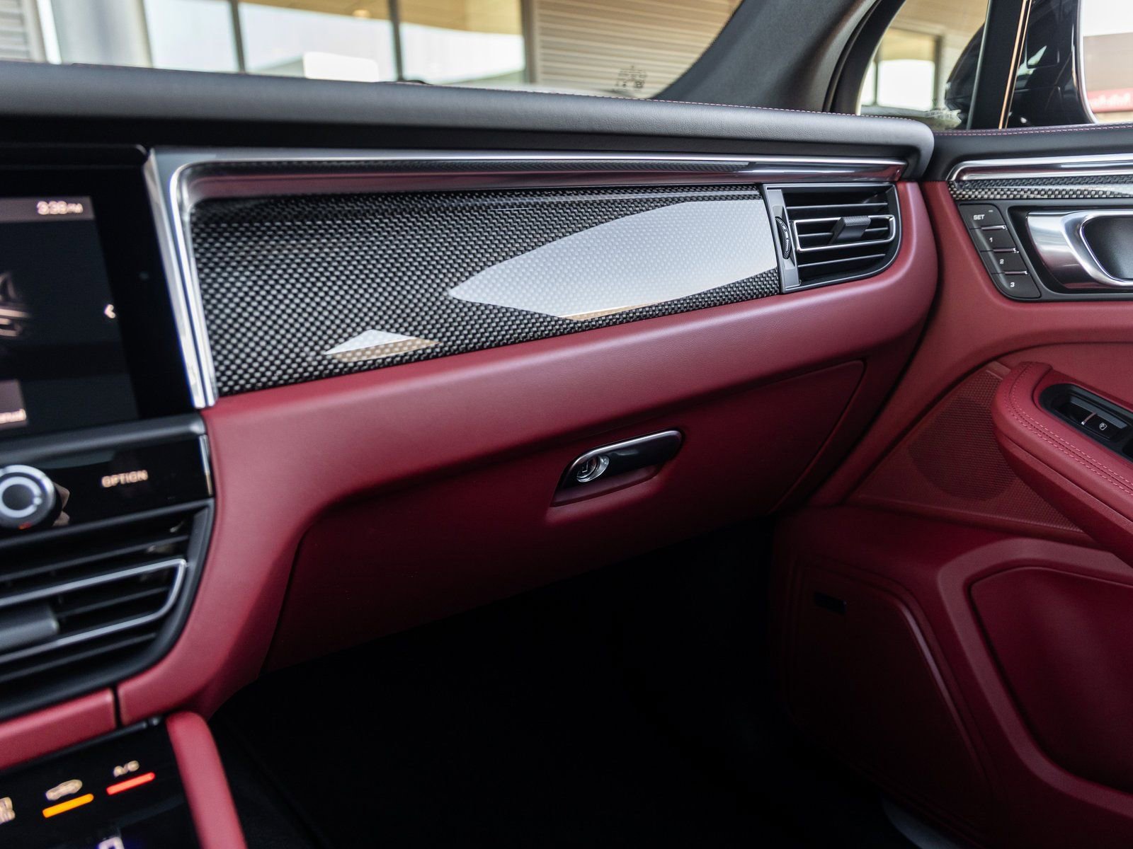 New 2026 Porsche Macan S image 30