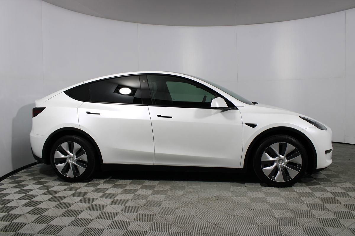 Used 2021 Tesla Model Y Long Range AWD/4WD image 32