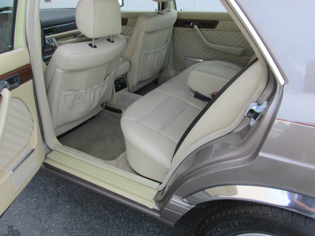 Used 1990 Mercedes-Benz 420 SEL image 40