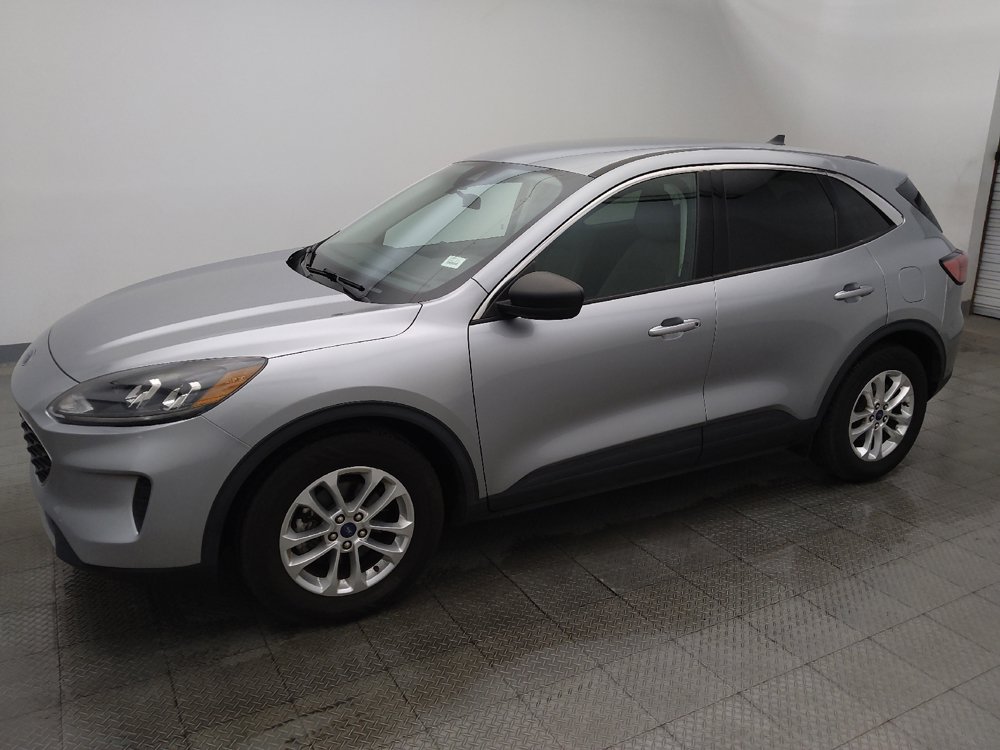 Used 2022 Ford Escape SE FWD image 2