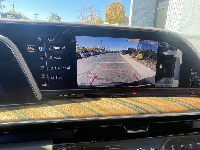 Used 2021 Cadillac Escalade ESV Premium Luxury Platinum image 18
