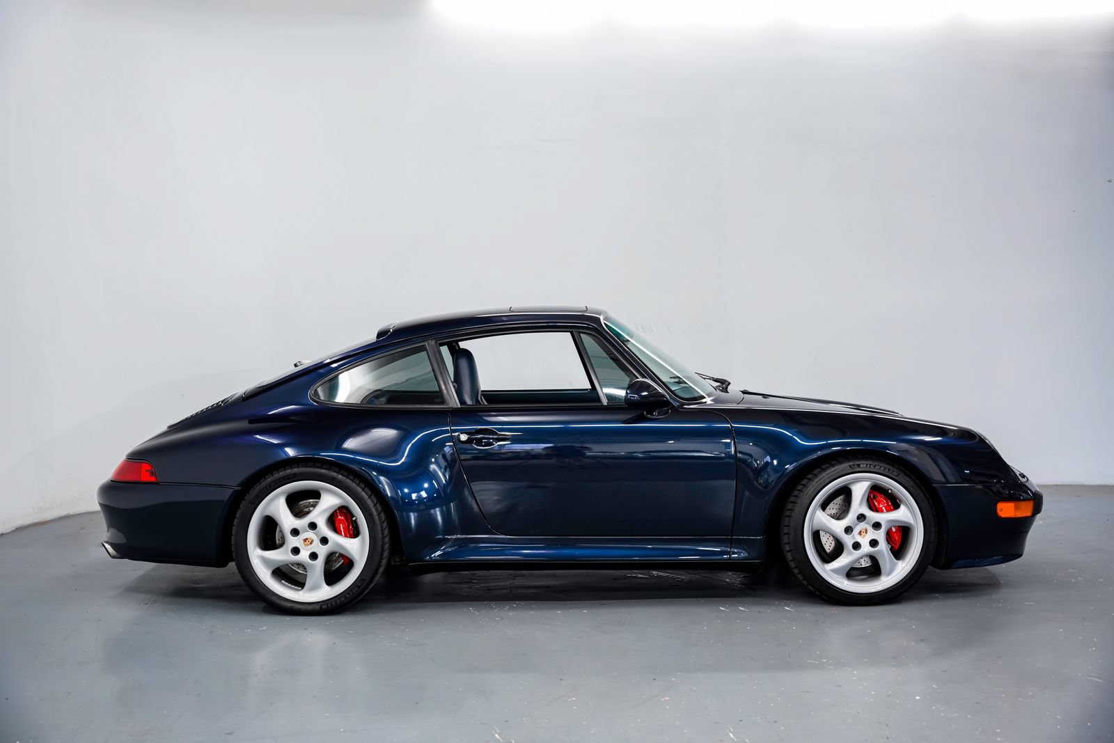Used 1996 Porsche 911 Carrera 4S AWD/4WD image 2