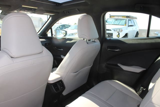 Certified 2023 Lexus UX 250h F Sport FWD image 9