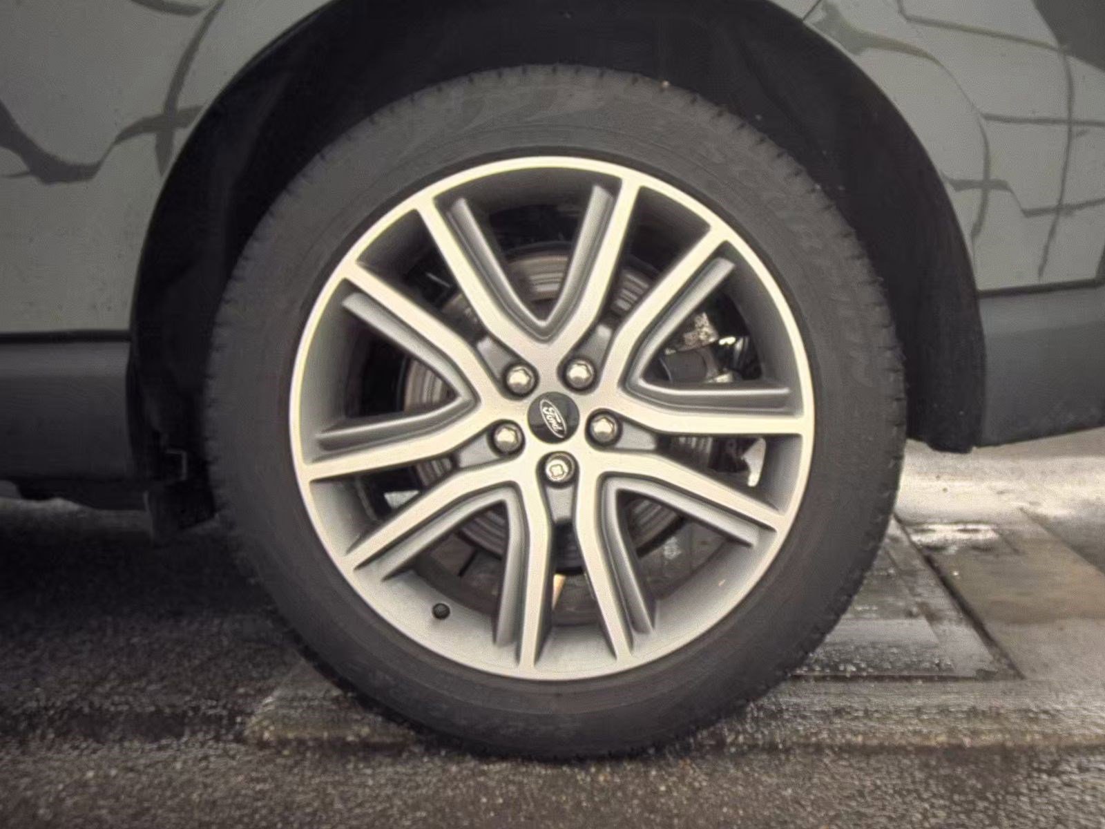 Used 2023 Ford Edge Titanium w/ Class II Trailer Tow Package AWD/4WD image 12