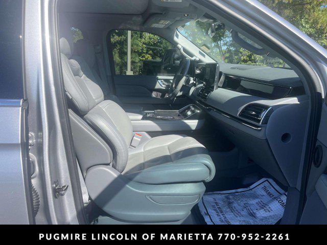 Used 2021 Lincoln Navigator Reserve RWD image 17