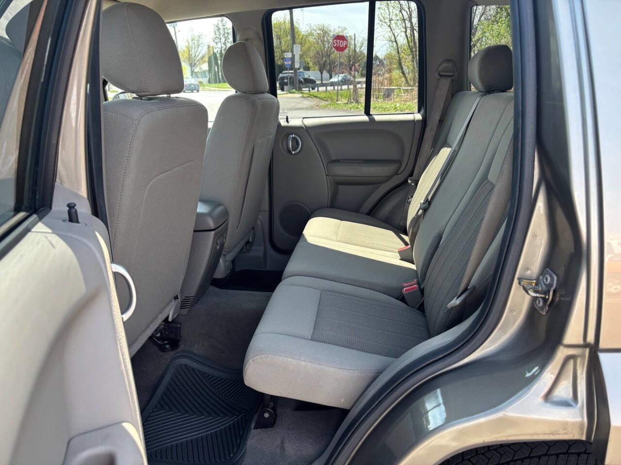 Used 2006 Jeep Liberty Limited AWD/4WD image 21