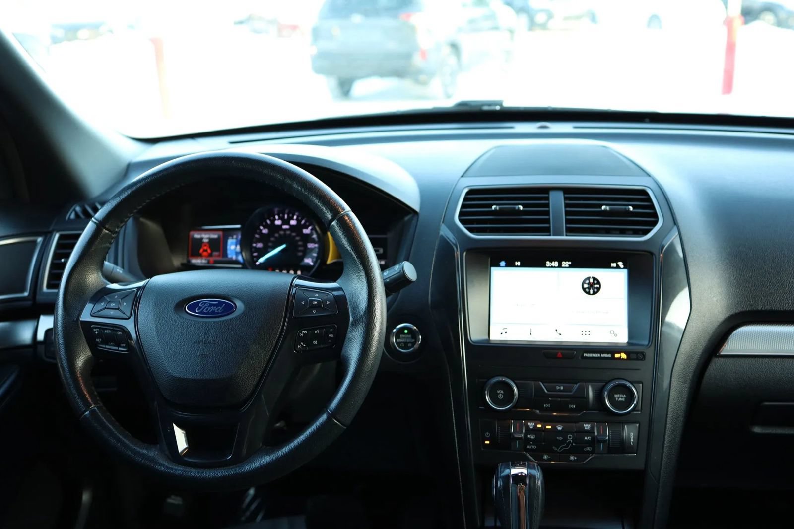 Used 2018 Ford Explorer XLT w/ Equipment Group 201A FWD image 60
