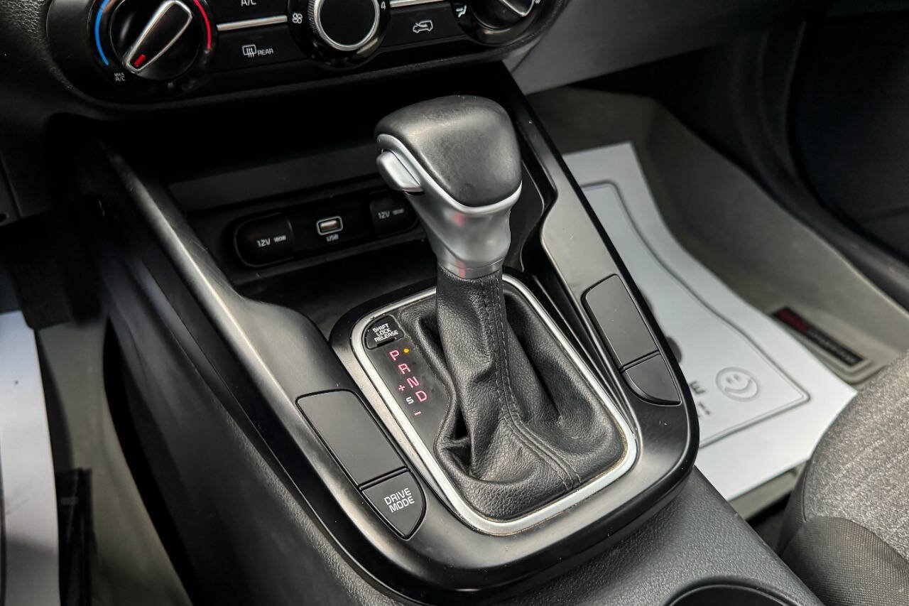 Used 2020 Kia Soul GT-Line FWD image 28