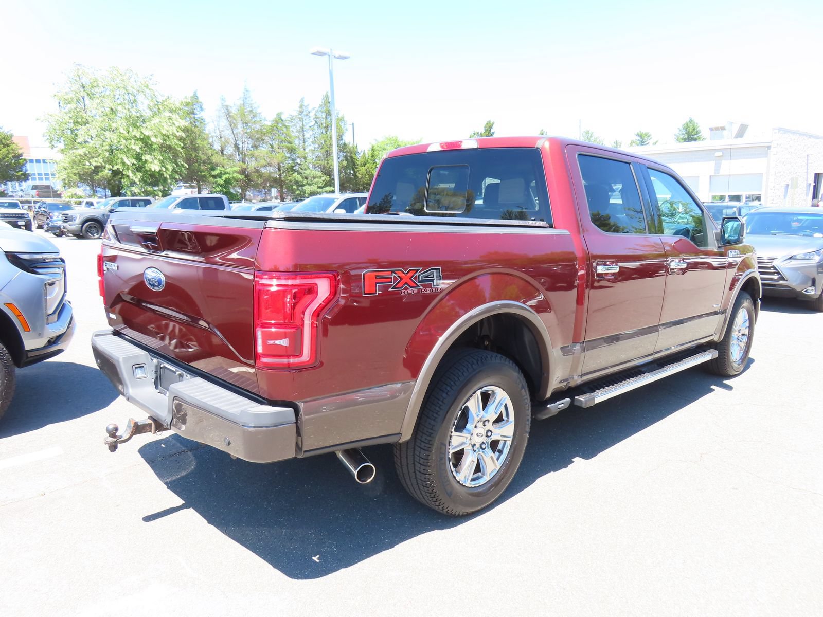 Used 2017 Ford F150 Lariat w/ Equipment Group 502A Luxury AWD/4WD image 5