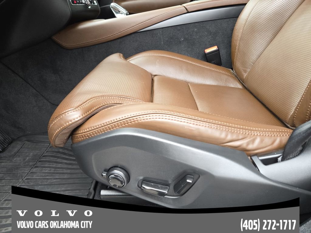 Certified 2023 Volvo XC90 B6 Ultimate w/ Protection Package Premier image 23