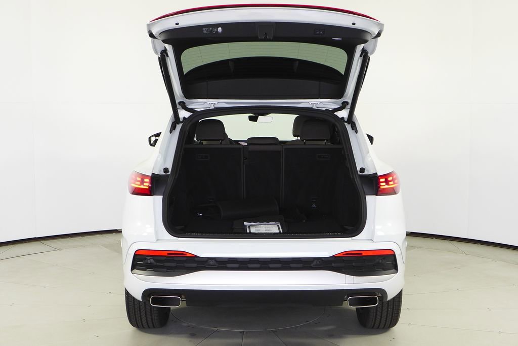 Used 2025 Audi Q5 Premium w/ Convenience Package image 10