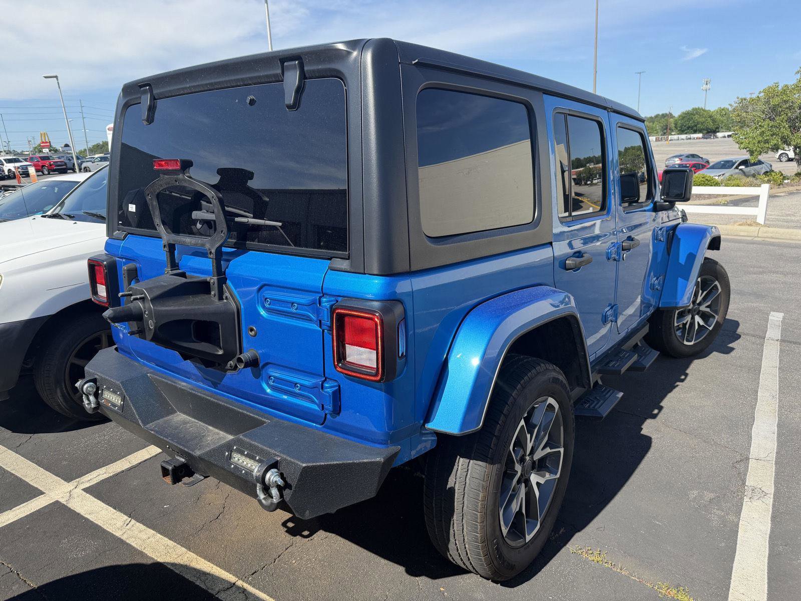Used 2024 Jeep Wrangler Unlimited w/ Convenience Group AWD/4WD image 6