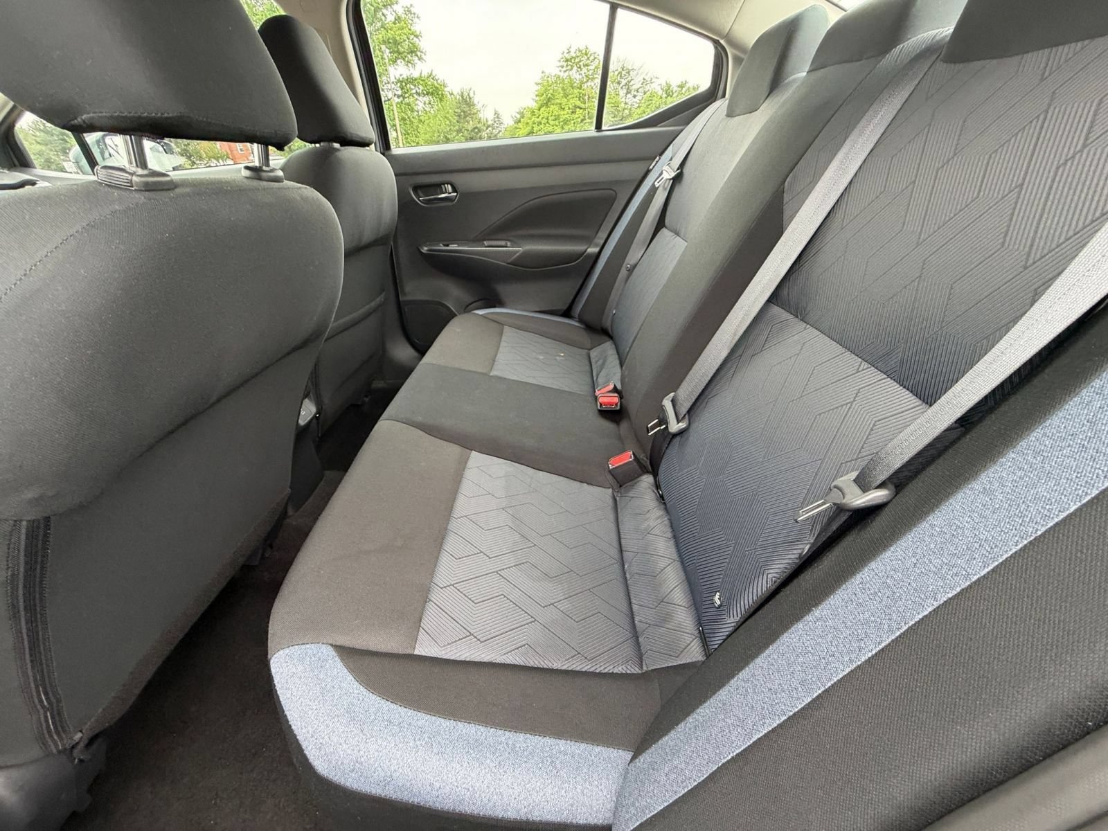 Used 2025 Nissan Versa SV FWD image 23