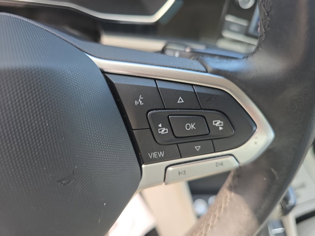 Used 2023 Volkswagen Jetta SE w/ Panoramic Sunroof Package image 23