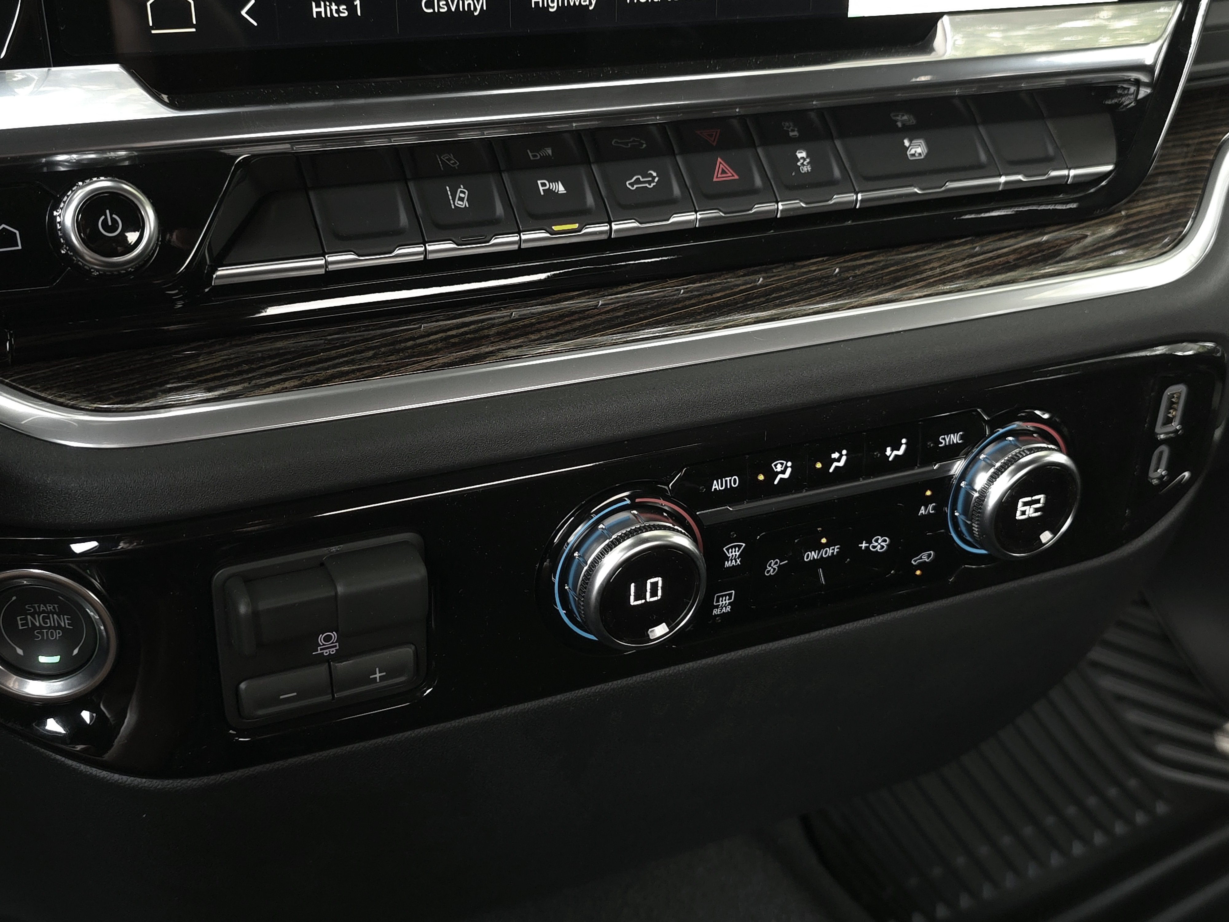 New 2026 GMC Sierra 2500 SLE AWD/4WD image 15