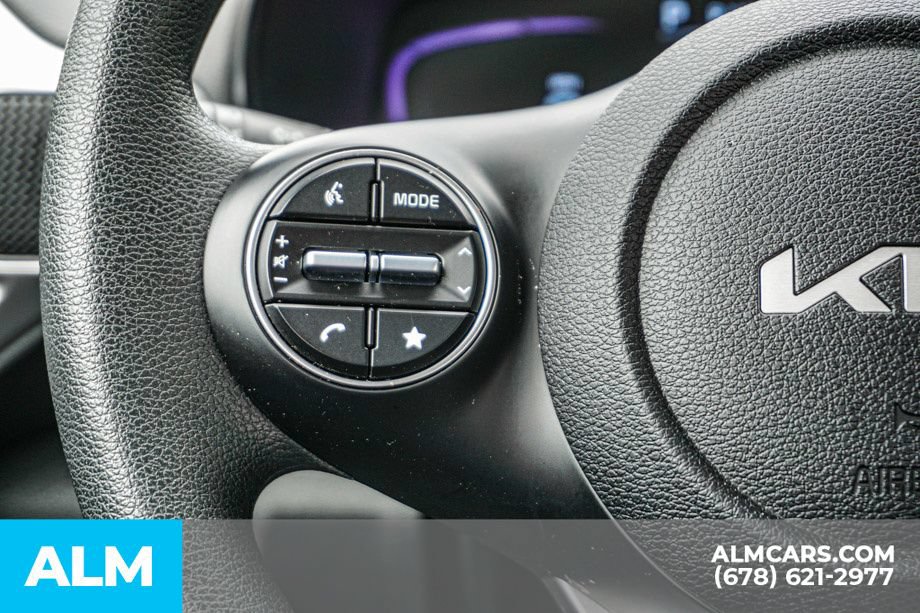 Used 2025 Kia Soul LX w/ LX Technology Package FWD image 29