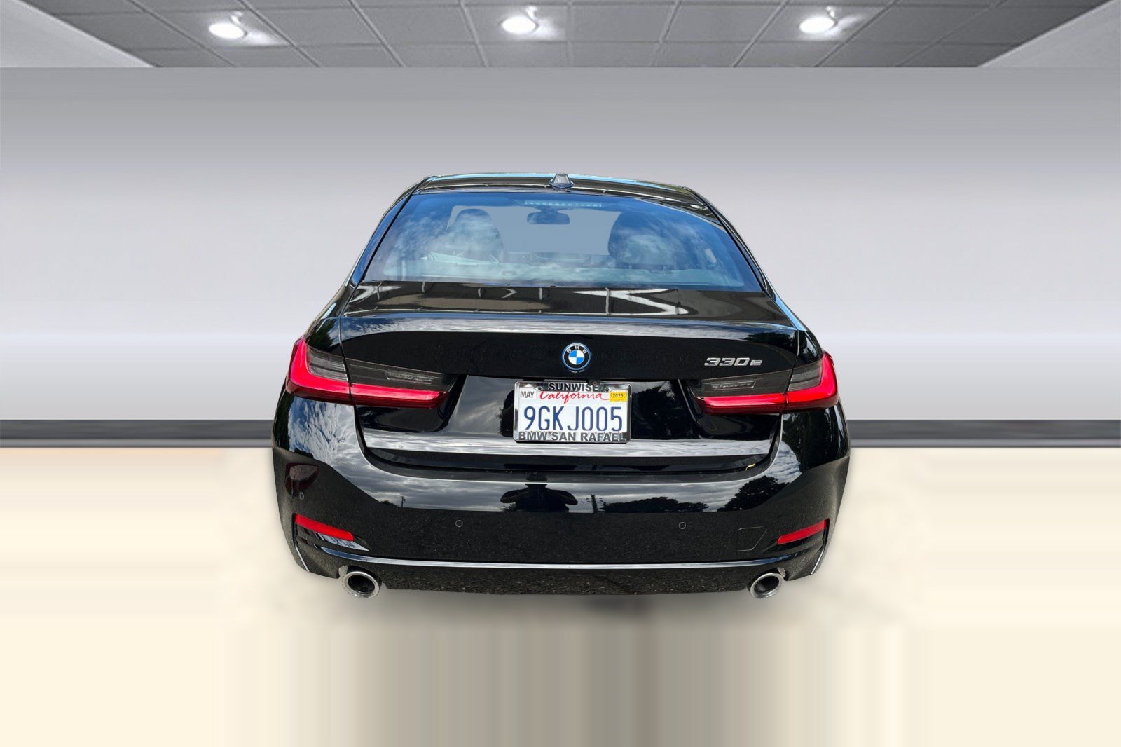Used 2023 BMW 330e w/ Premium Package RWD image 5