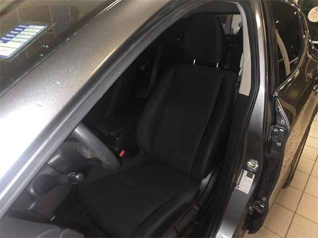 Used 2020 Nissan Rogue Sport S image 11