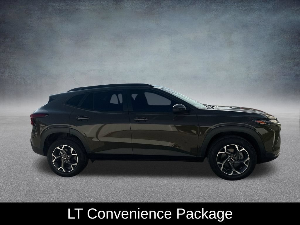 Used 2024 Chevrolet Trax LT w/ Driver Confidence Package FWD image 8