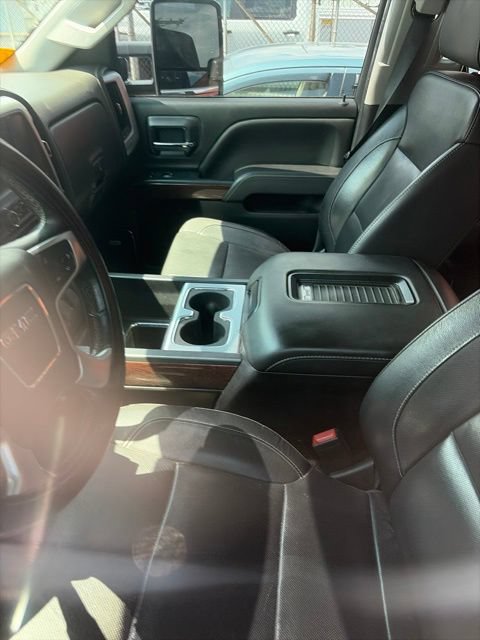 Used 2018 GMC Sierra 2500 SLT w/ Duramax Plus Package AWD/4WD image 17