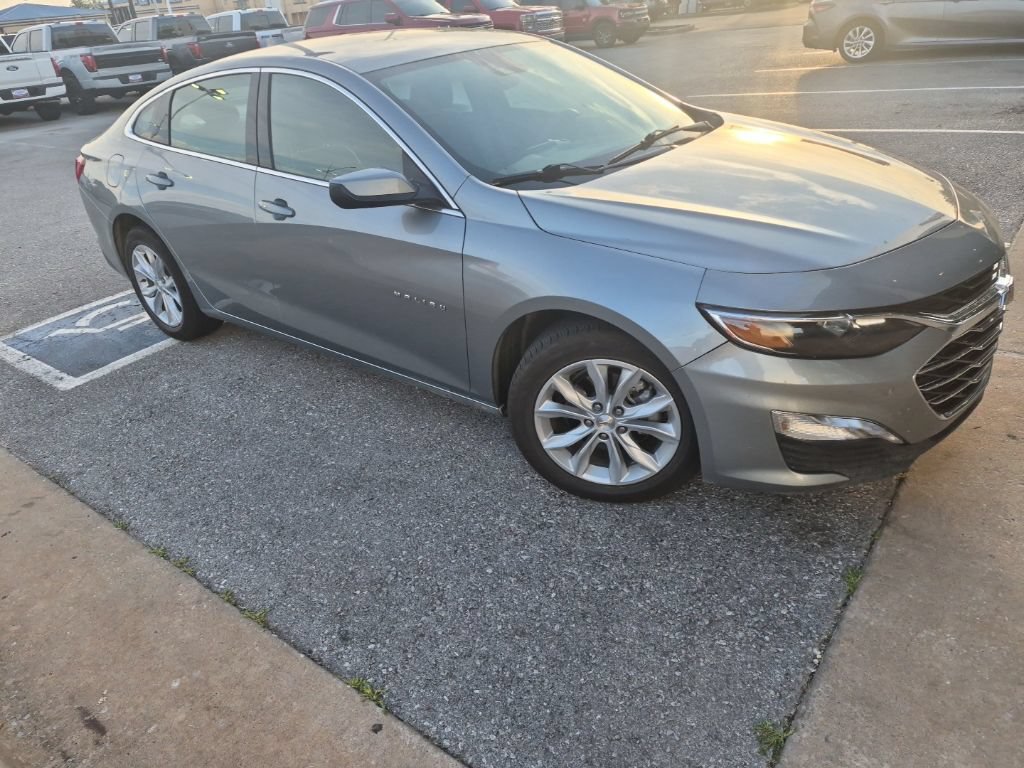 Used 2025 Chevrolet Malibu LT FWD image 16