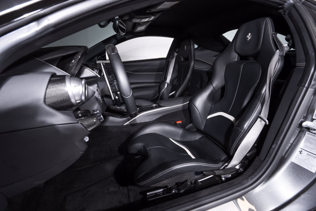 Used 2019 Ferrari 812 Superfast RWD image 4