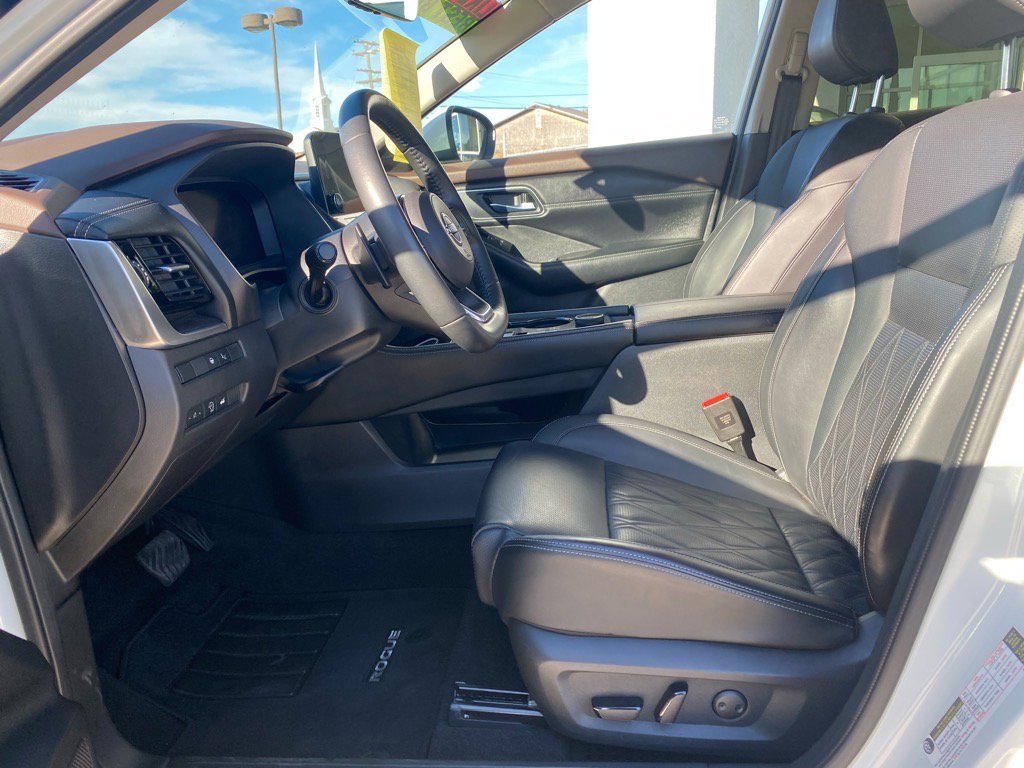 Used 2023 Nissan Rogue Platinum w/ Platinum Premium Package image 20