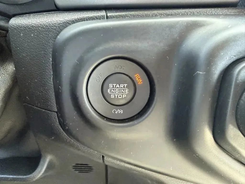 Used 2021 Jeep Gladiator Overland w/ Uconnect 4C Nav & Sound Group AWD/4WD image 19