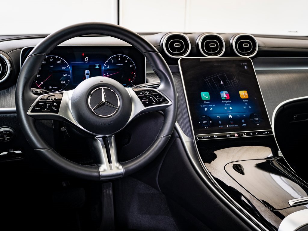 Certified 2025 Mercedes-Benz GLC 300 4MATIC image 4