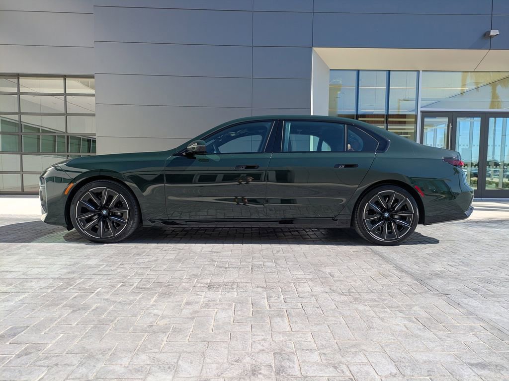 Used 2025 BMW 760i xDrive w/ Executive Package image 8