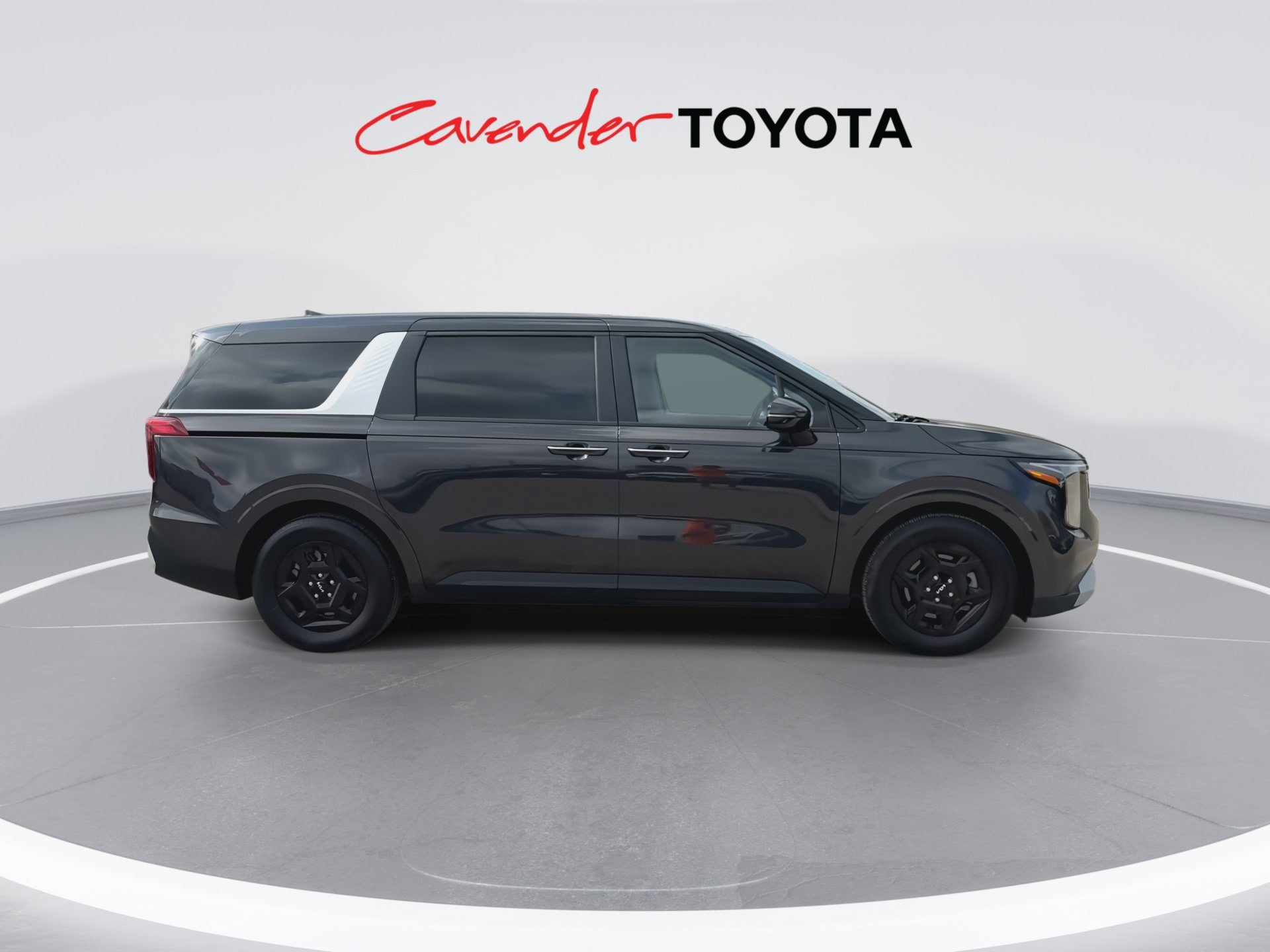 Used 2026 Kia Carnival FWD image 9