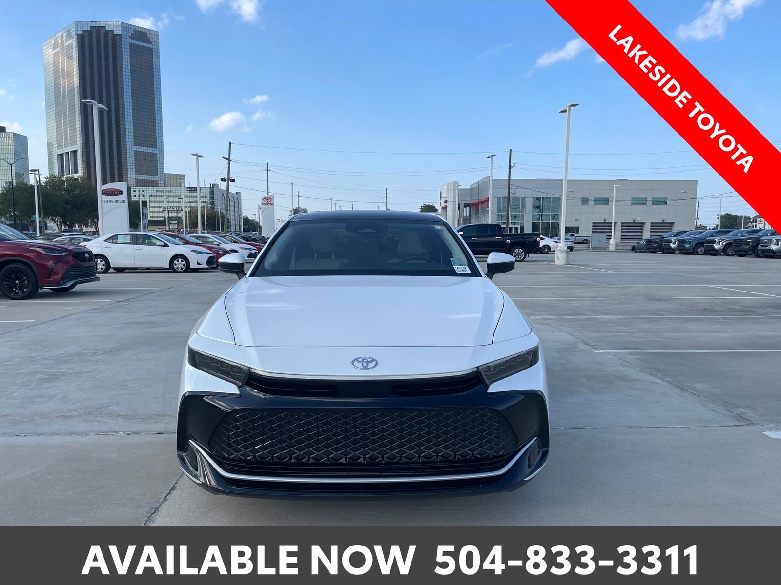 Used 2023 Toyota Crown Limited image 8