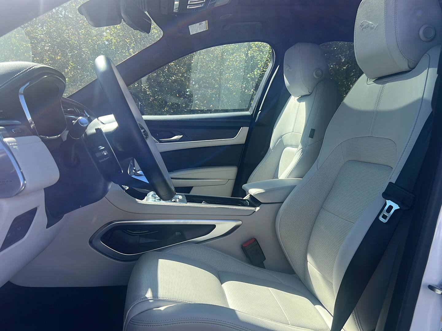 Certified 2026 Jaguar F-PACE R-Dynamic S AWD/4WD image 22